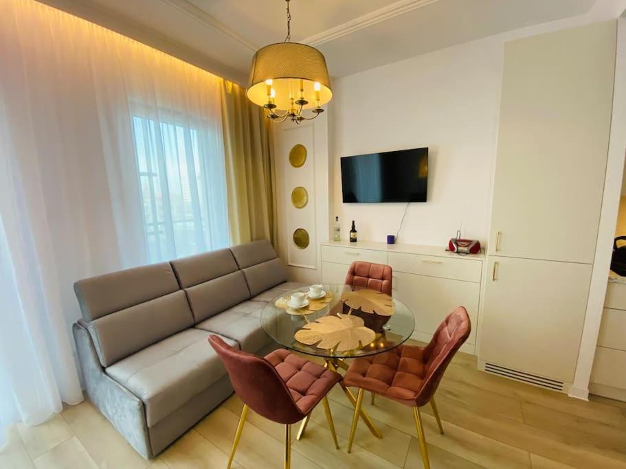 Gustowny Apartament Na Woli Варшава Екстериор снимка